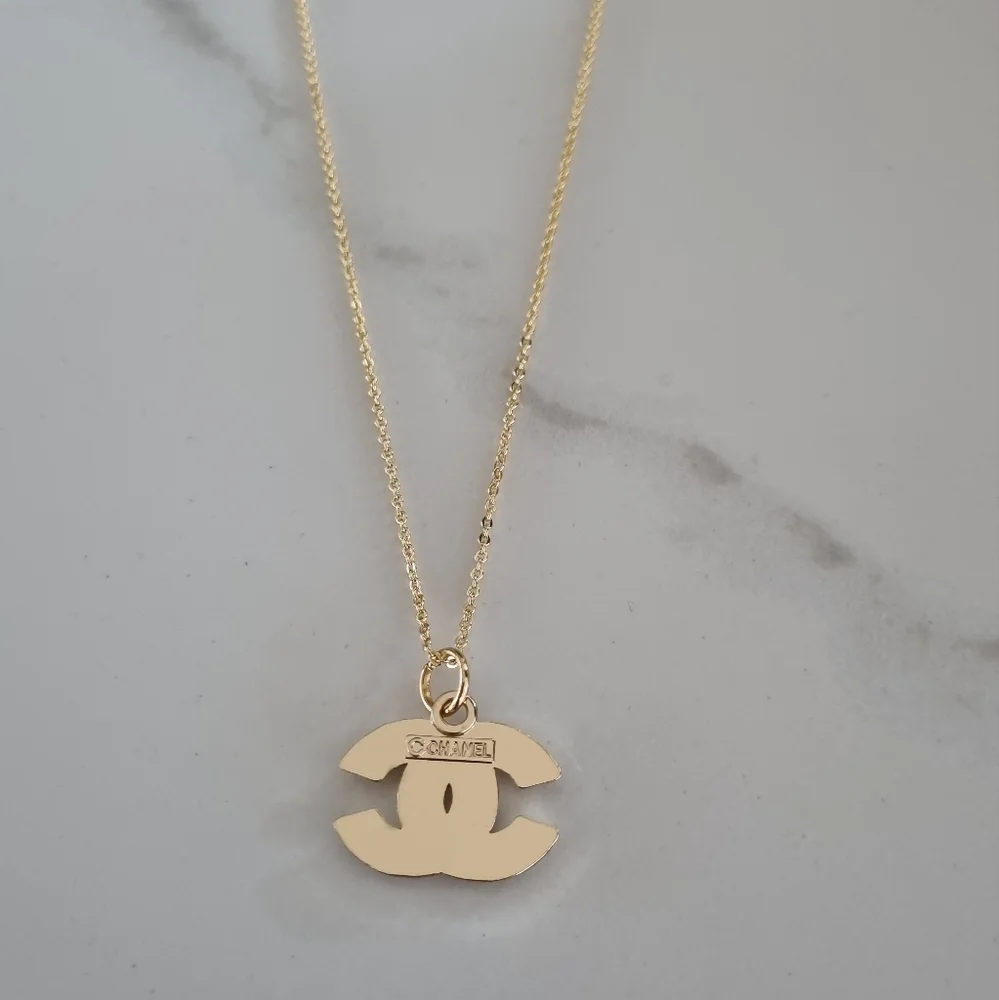 CHANEL Authentic Vintage Gold necklace - Picture 3 of 3